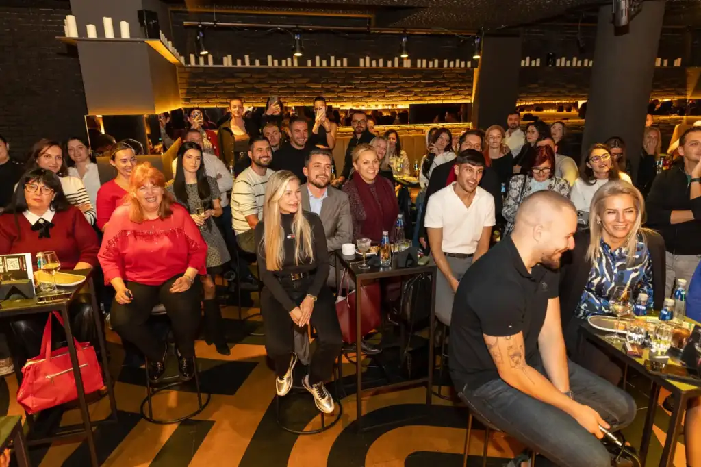 Сделка на ръба – Live Broker Show 14 Пълната зала на Sotto Bar следи „Сделка на ръба“